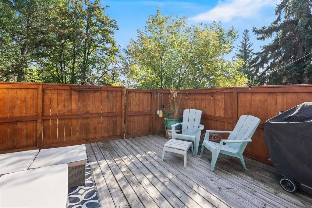 330 Canterbury Drive SW, #90