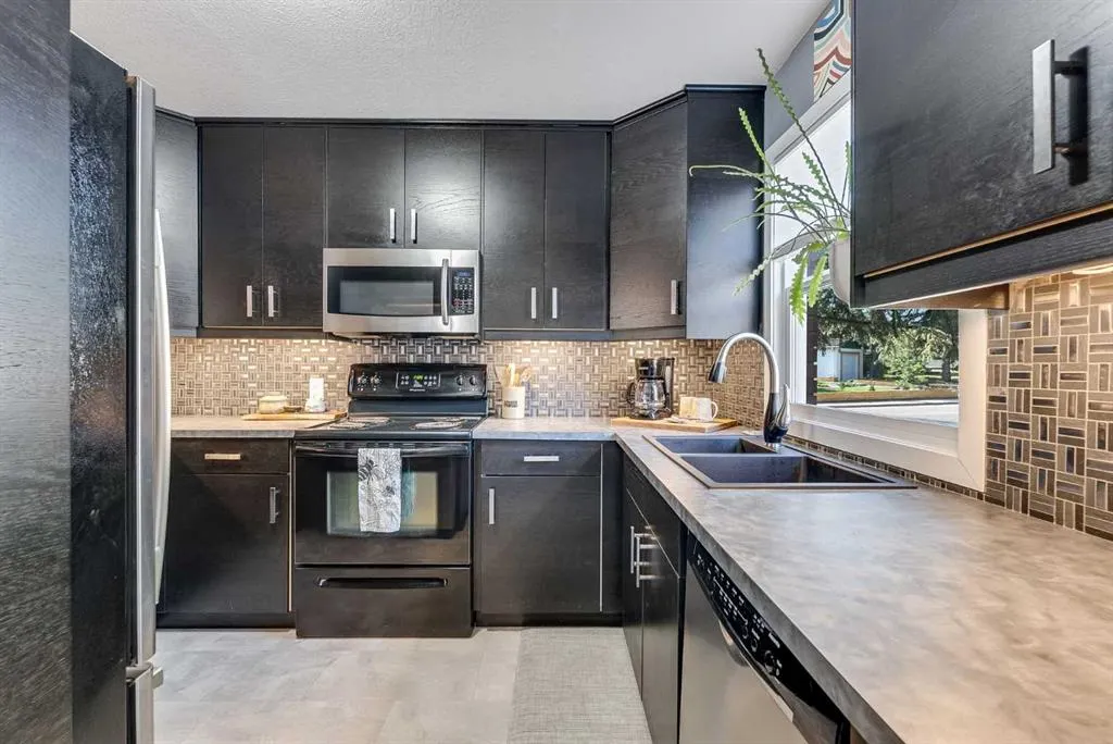 330 Canterbury Drive SW, #90