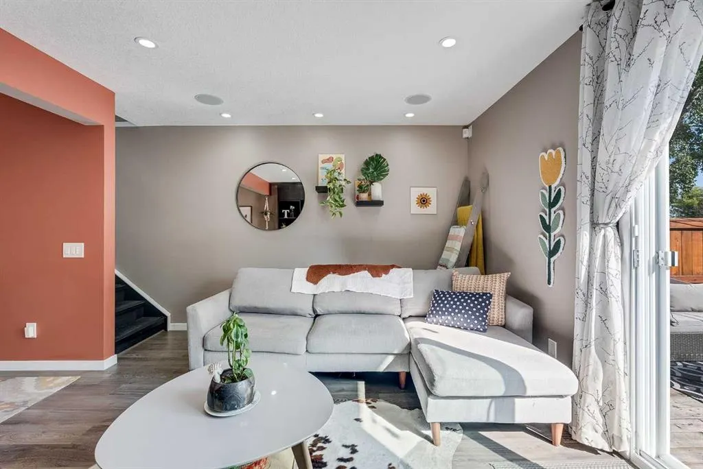 330 Canterbury Drive SW, #90