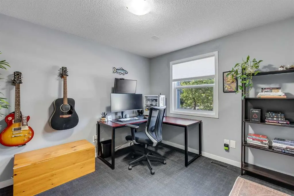 330 Canterbury Drive SW, #90
