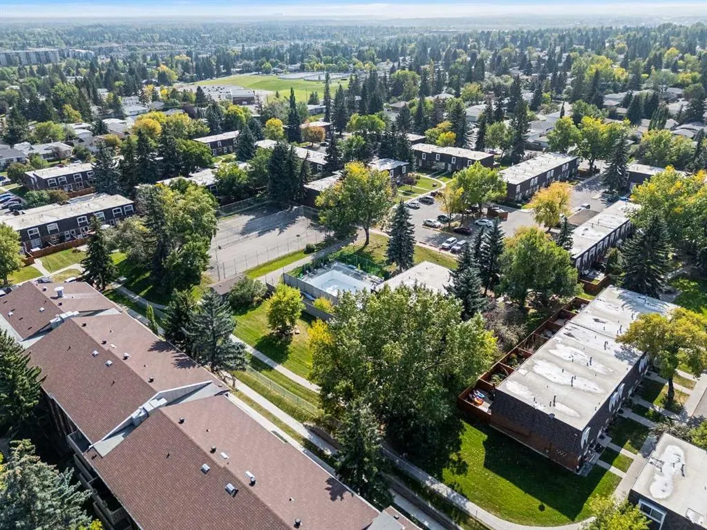 330 Canterbury Drive SW, #90