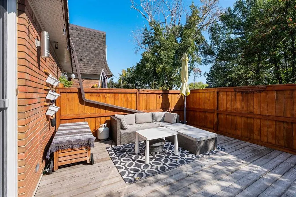 330 Canterbury Drive SW, #90