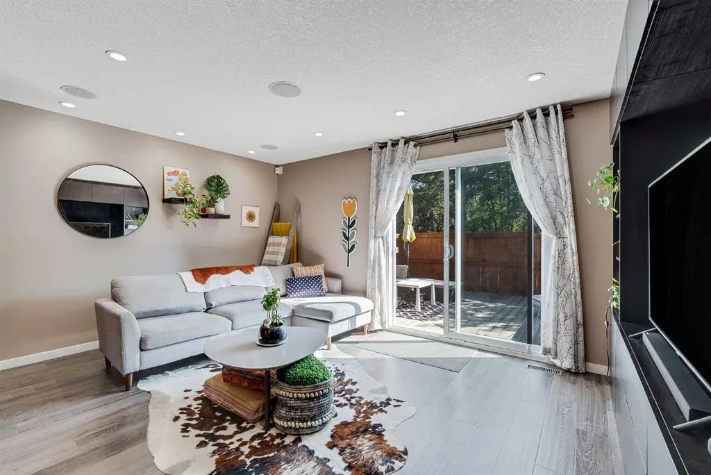 330 Canterbury Drive SW, #90