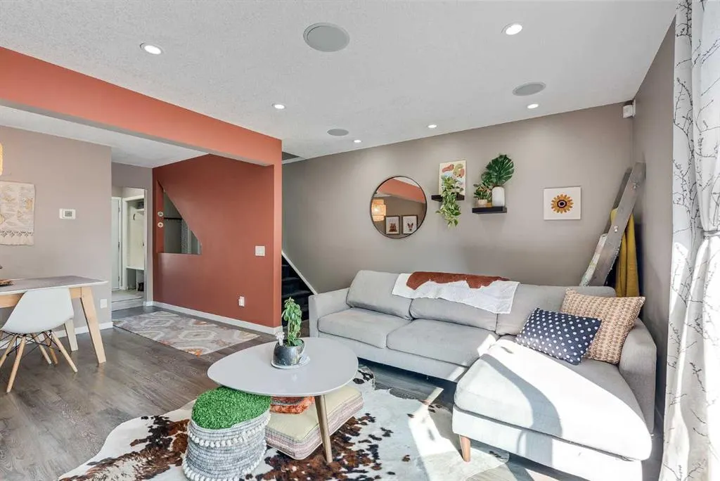 330 Canterbury Drive SW, #90