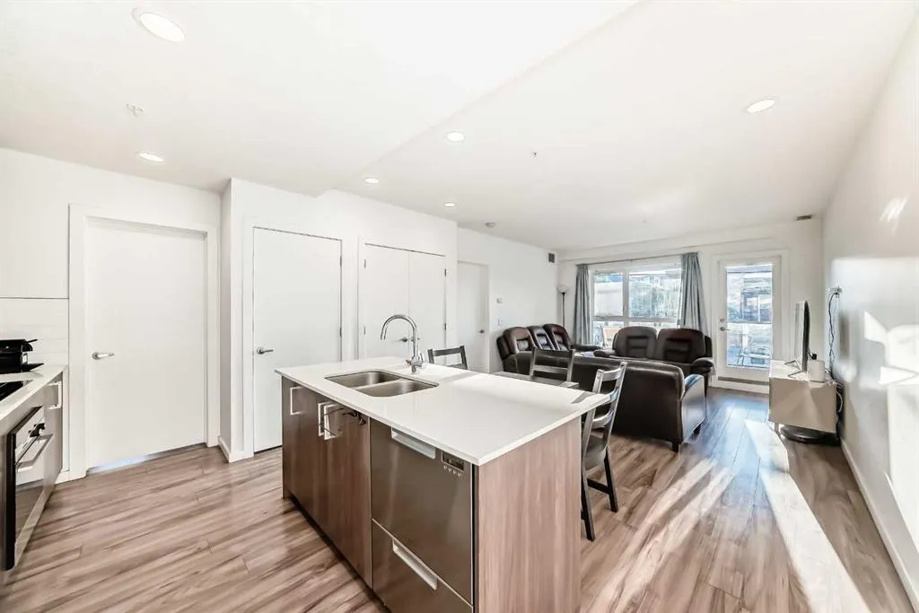 1629 38 Street SW, #102