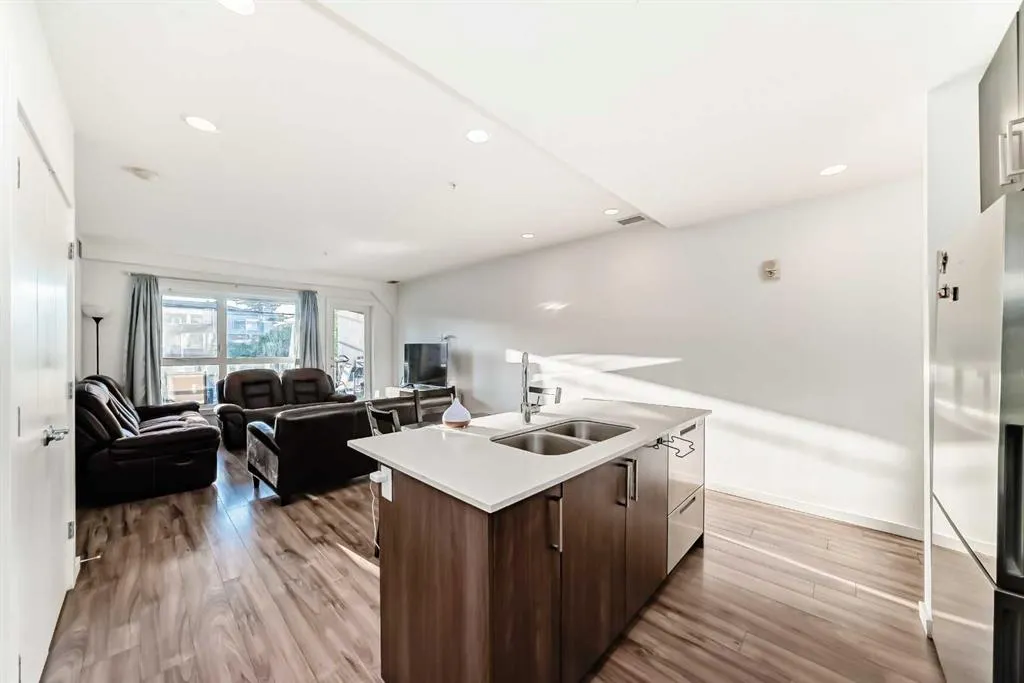1629 38 Street SW, #102