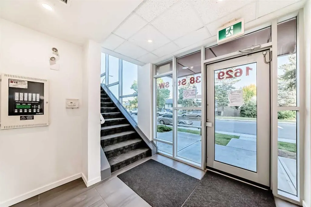 1629 38 Street SW, #102