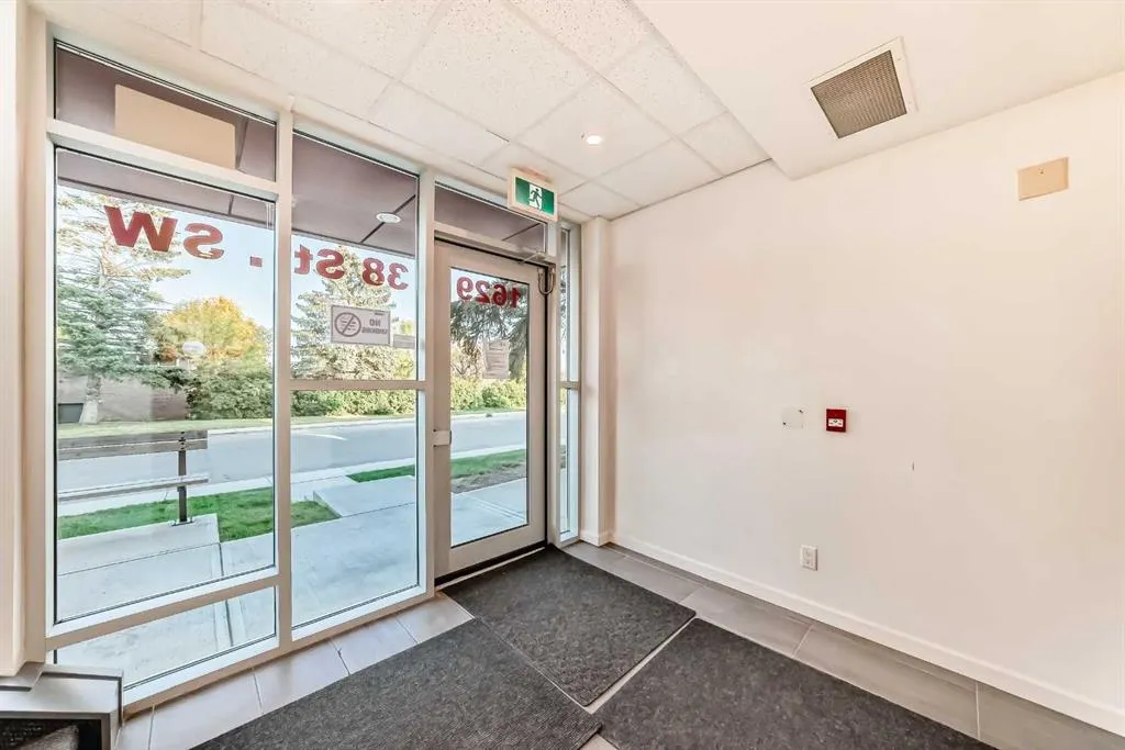 1629 38 Street SW, #102