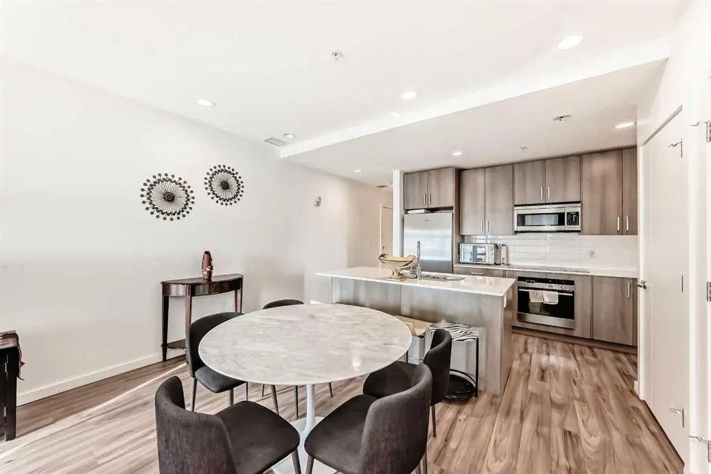 1629 38 Street SW, #202