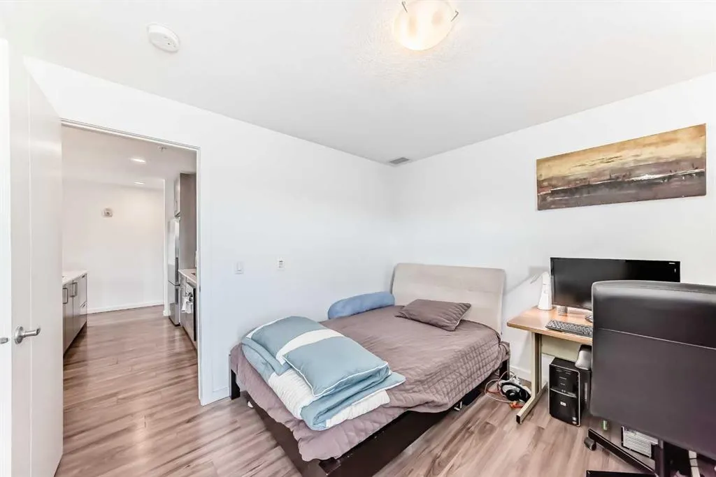 1629 38 Street SW, #202