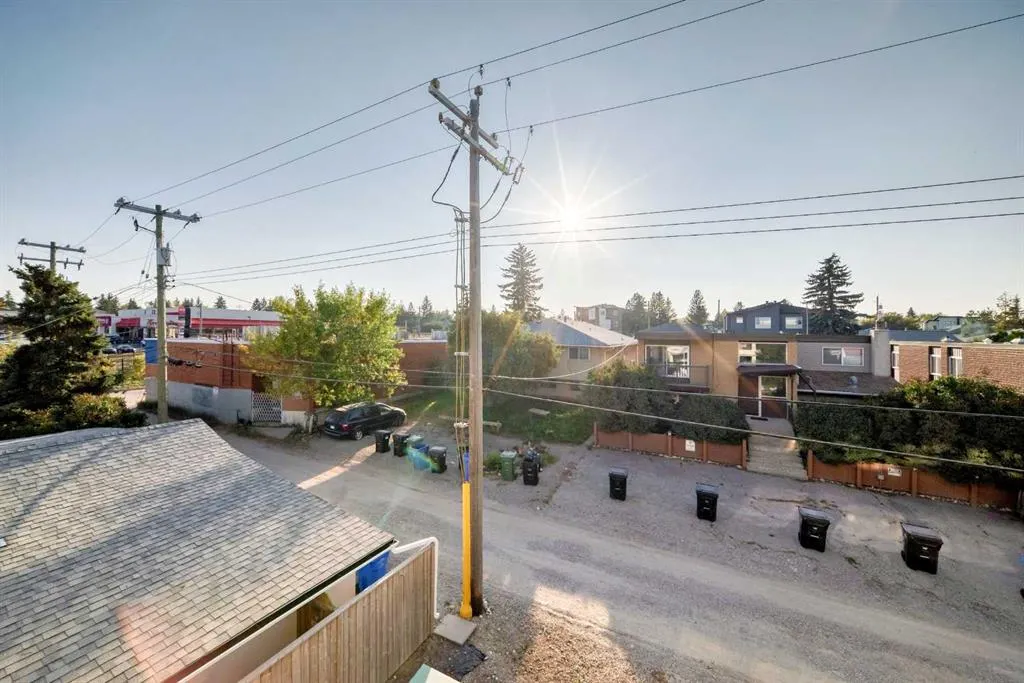1629 38 Street SW, #202