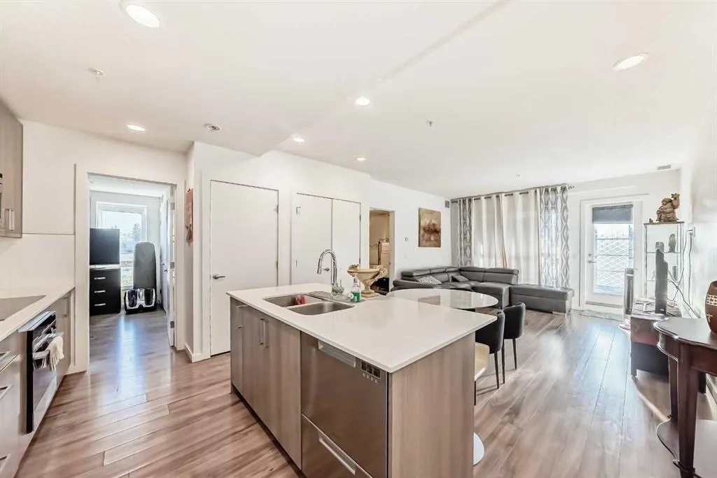 1629 38 Street SW, #202