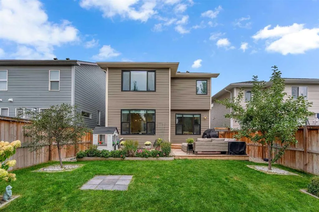 26 Cranbrook Cove SE