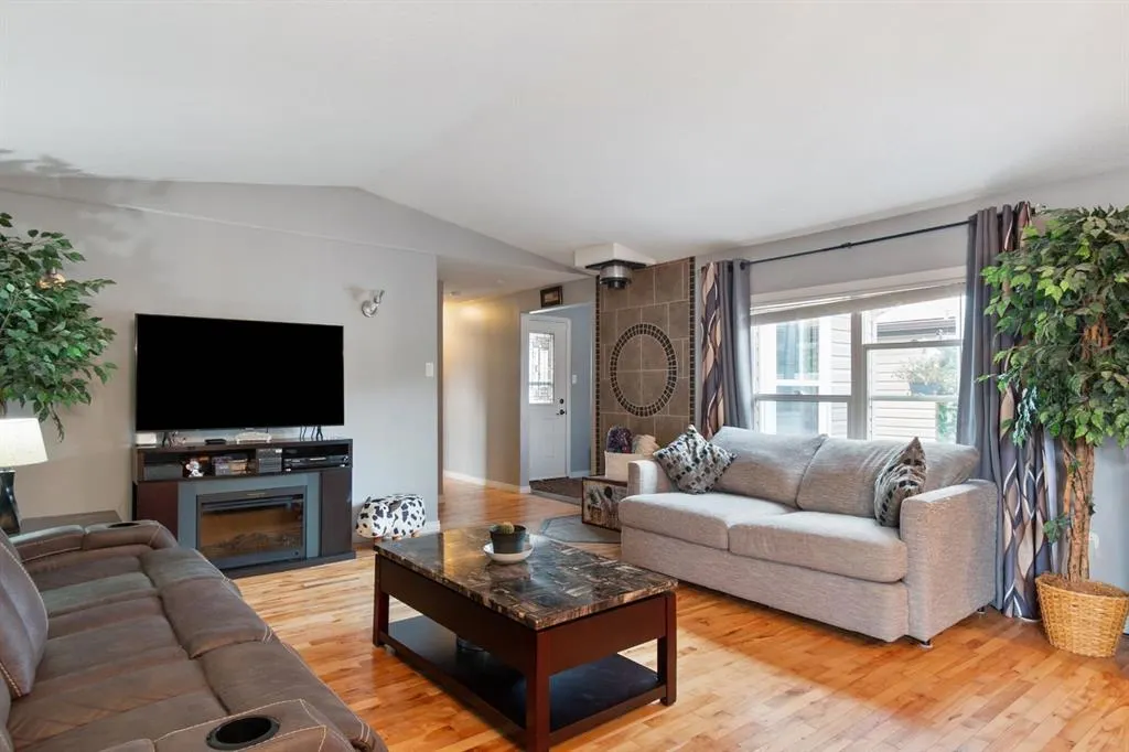 4 Birch Close