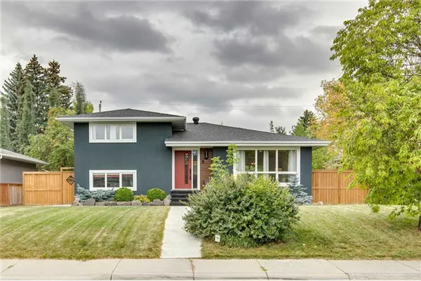 9 42 Street SW