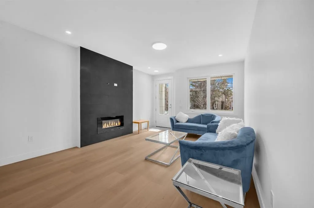 426 13 Avenue NE, #2