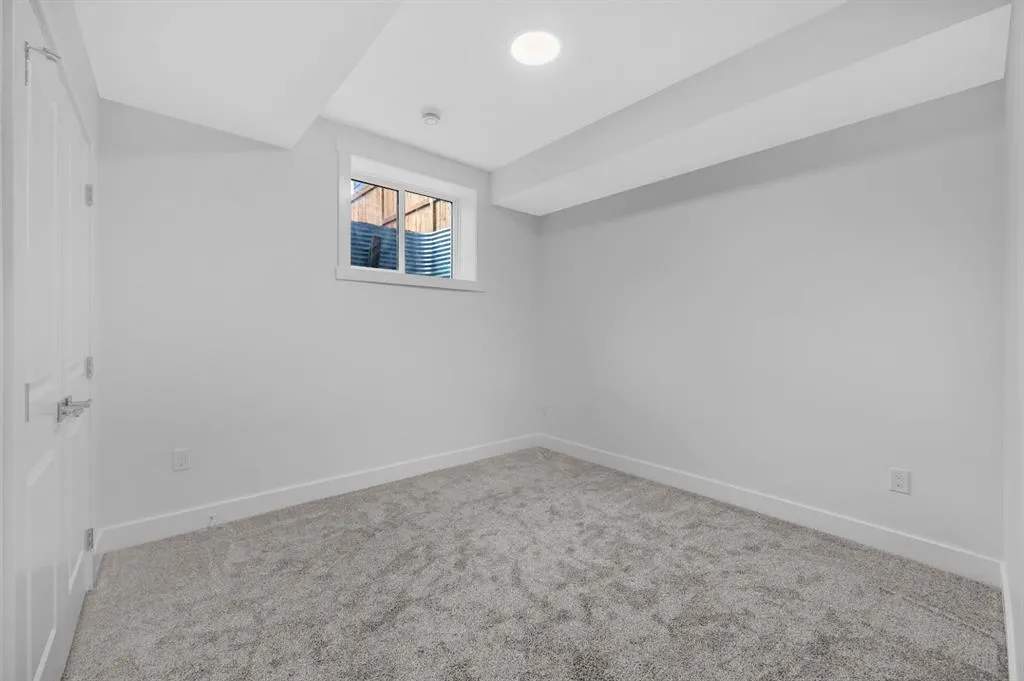 426 13 Avenue NE, #2