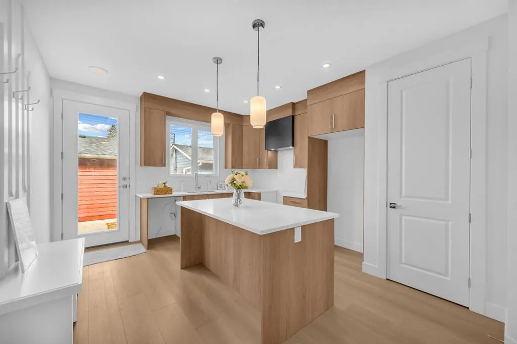 426 13 Avenue NE, #2
