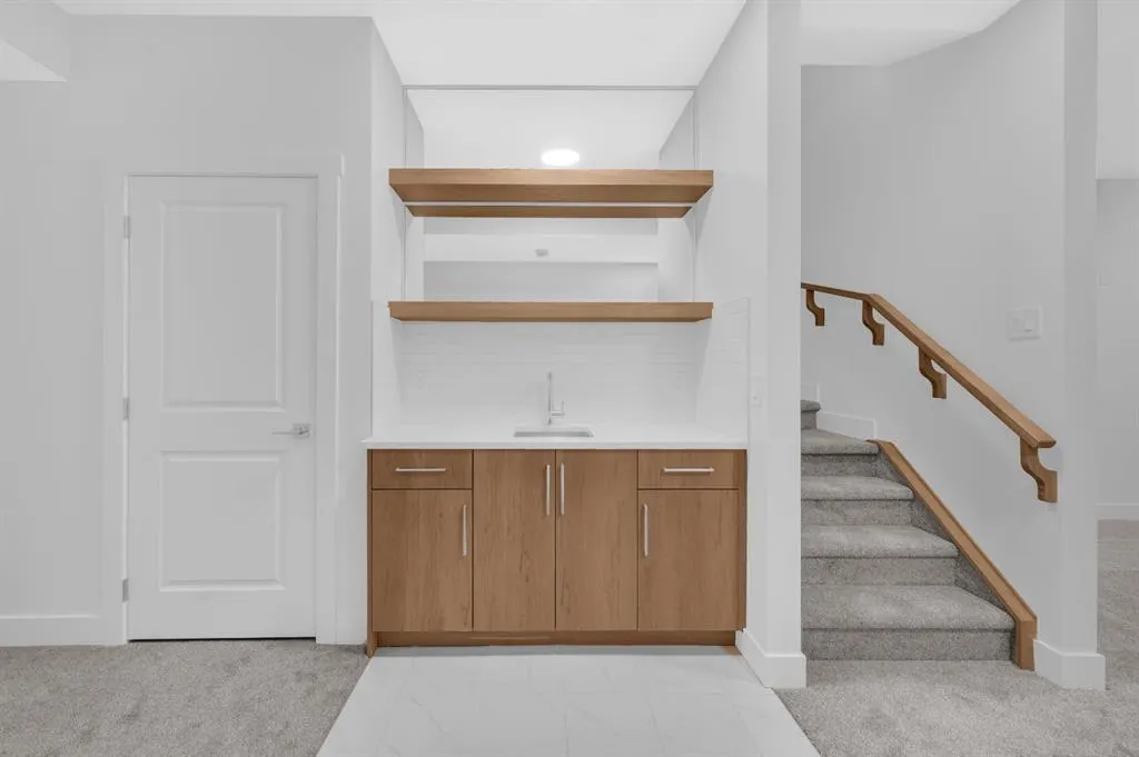 426 13 Avenue NE, #2