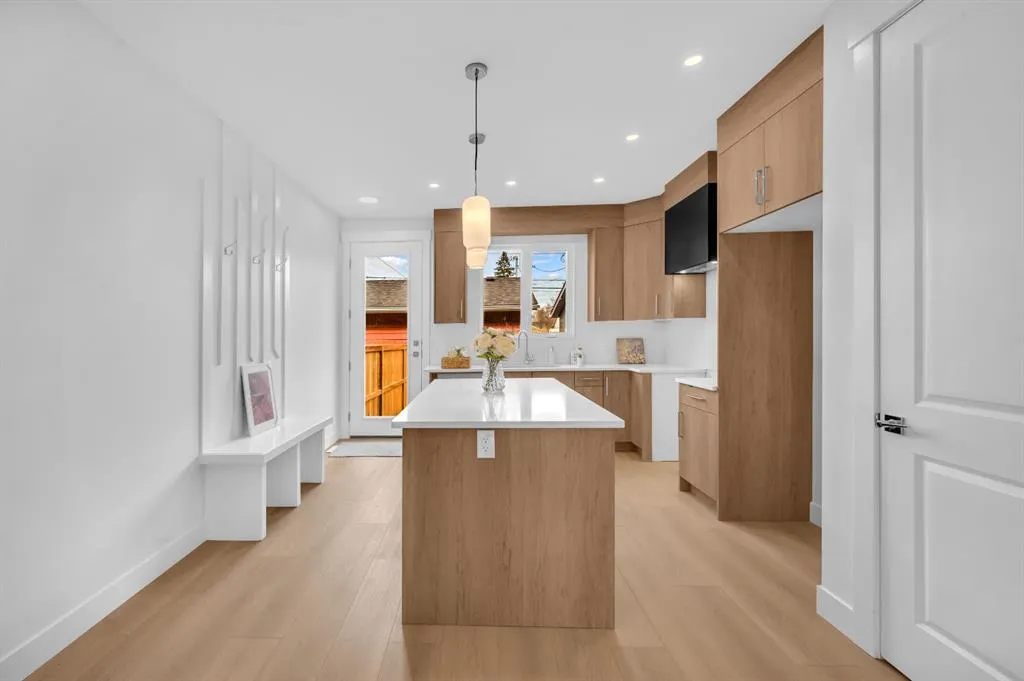 426 13 Avenue NE, #2