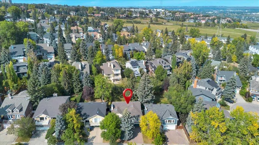 488 Strathcona Drive SW