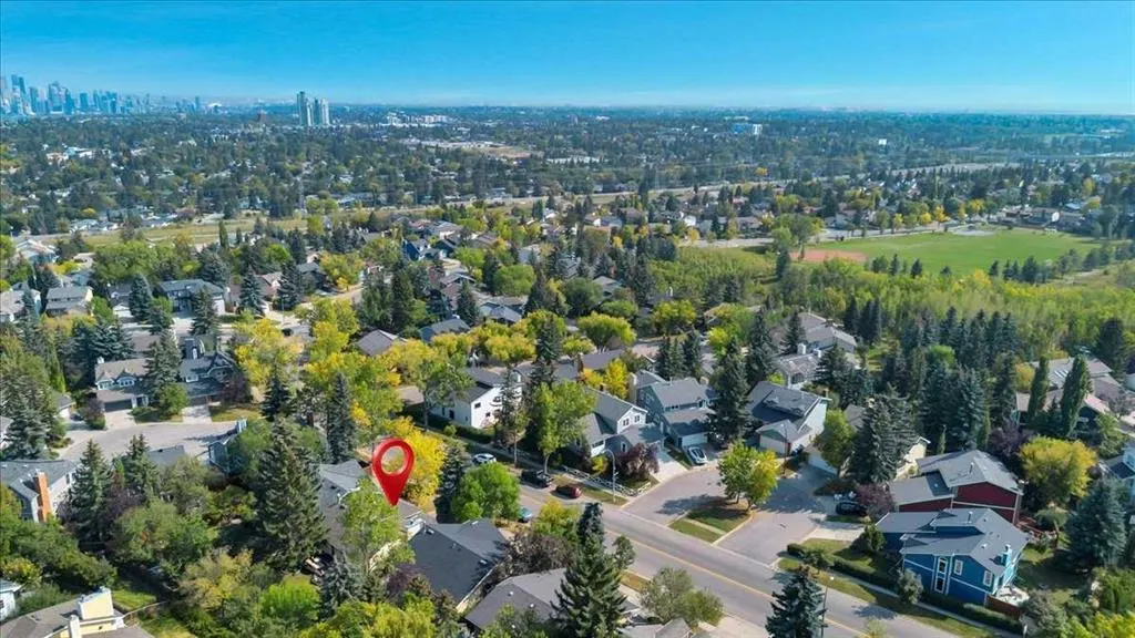 488 Strathcona Drive SW