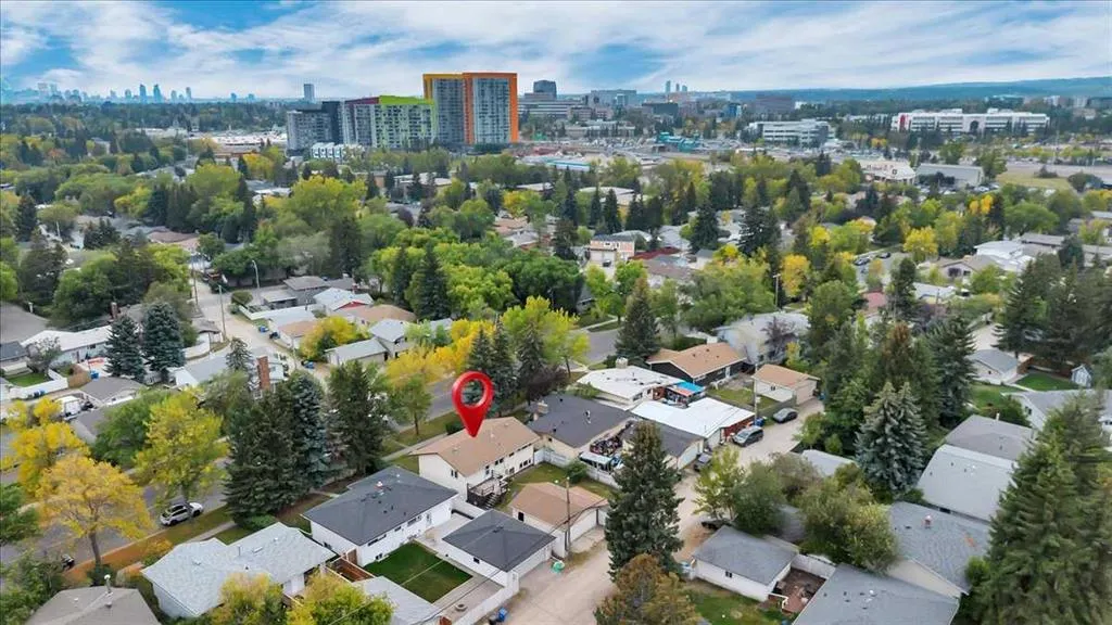 4307 Brisebois Drive NW