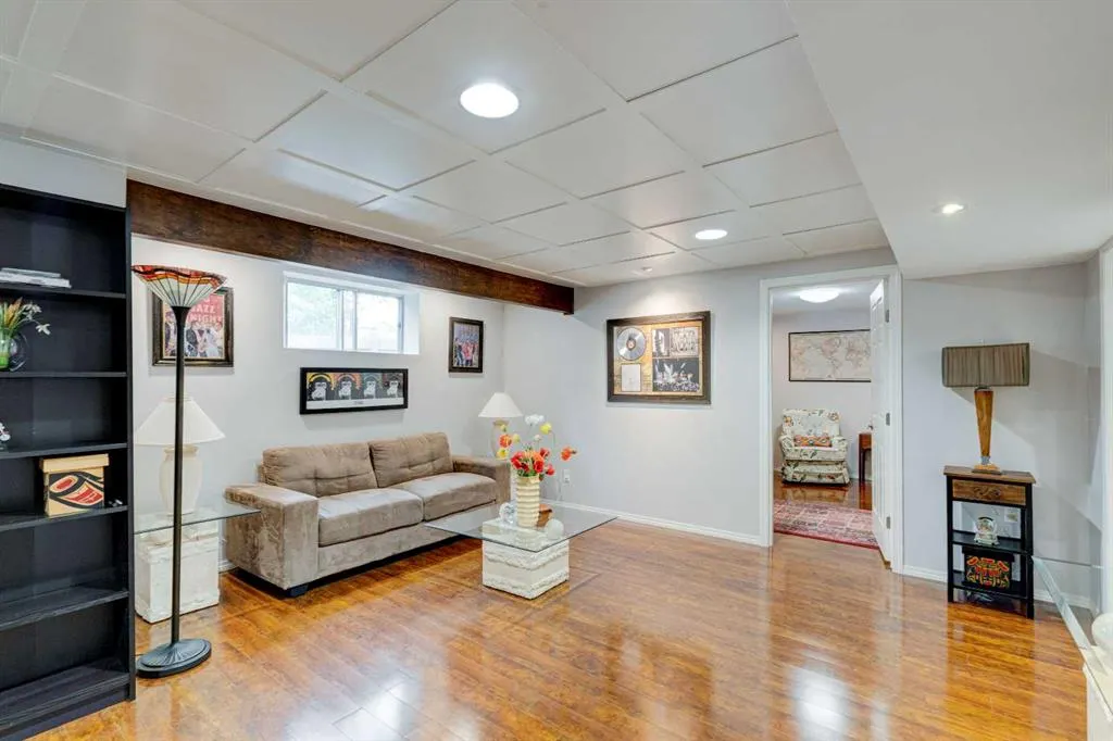 83 Mt Douglas Villas SE