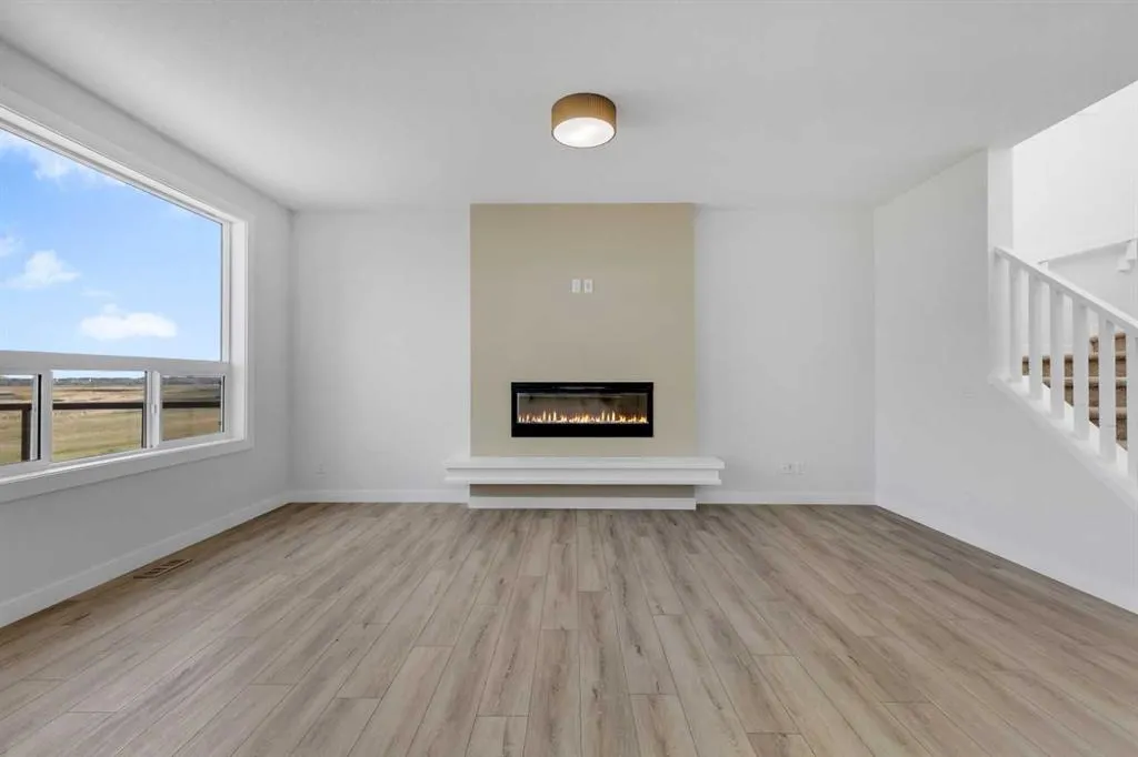 100 Corner Glen Manor NE