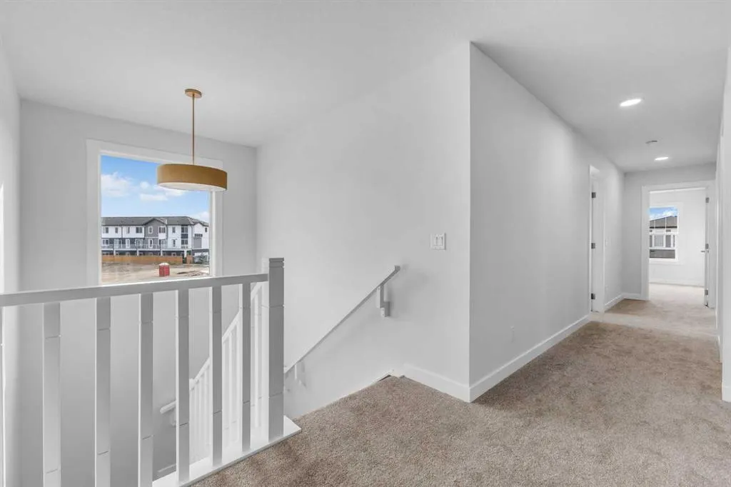 100 Corner Glen Manor NE