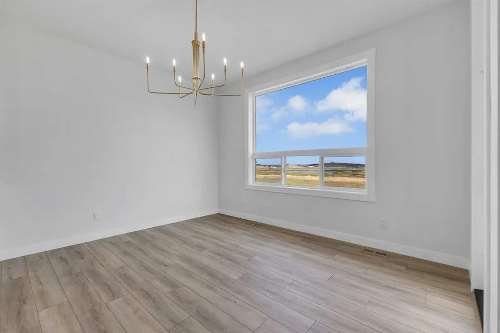 100 Corner Glen Manor NE