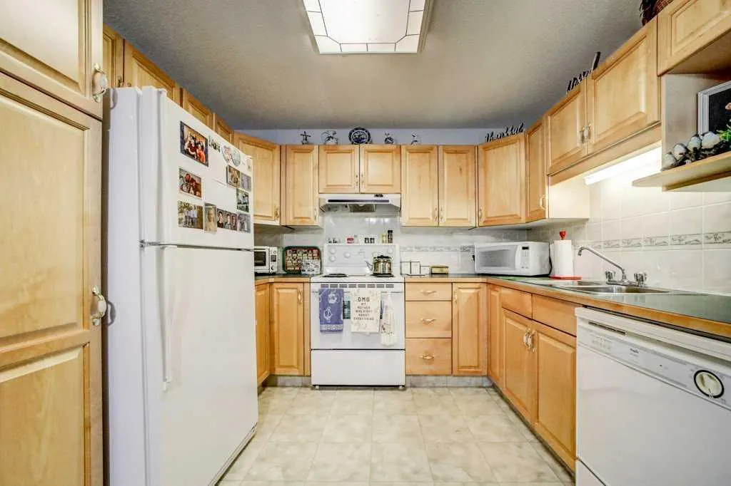 4800 A 48 Avenue, ##104