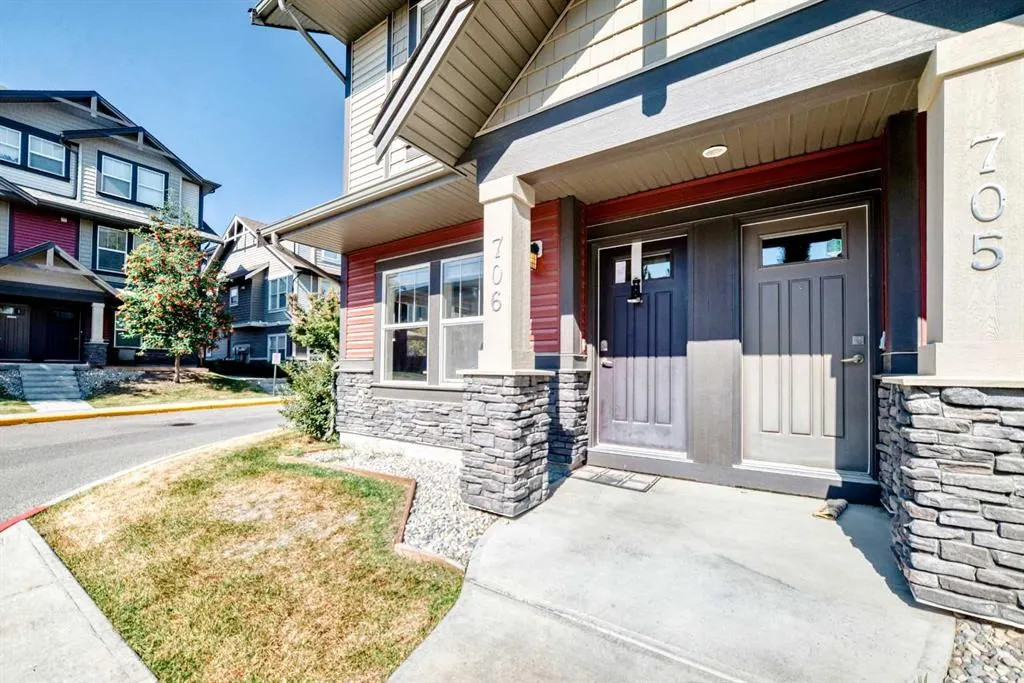 280 Williamstown Close NW, #706