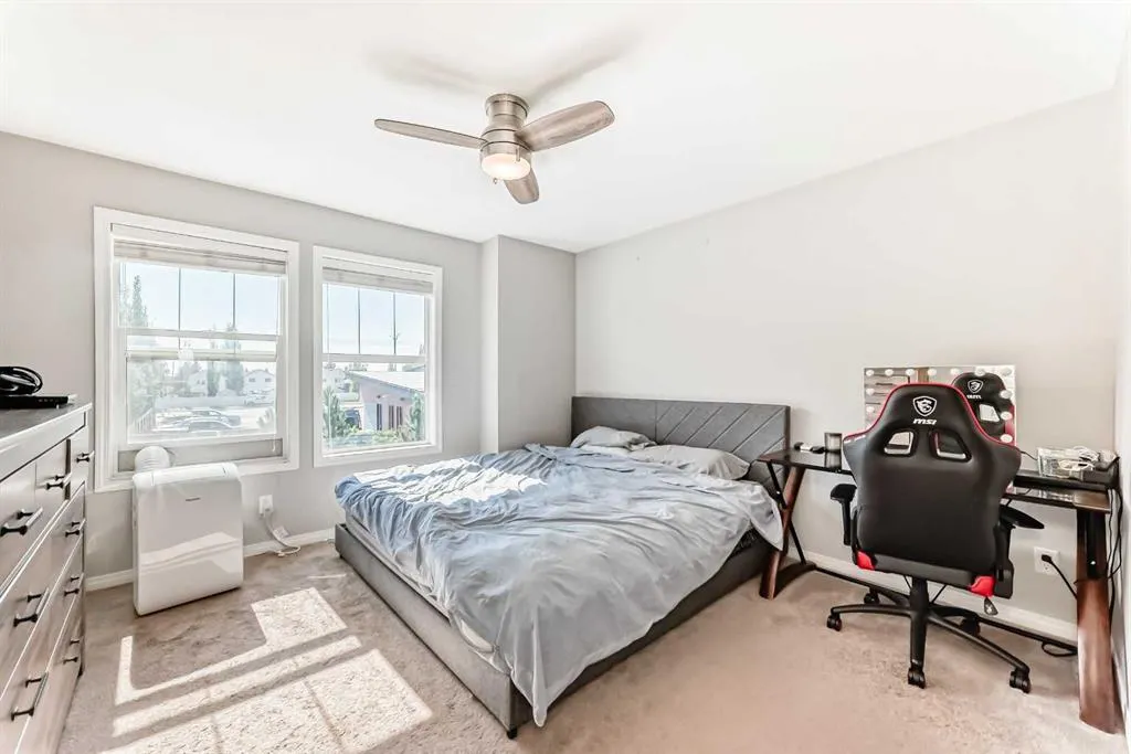 280 Williamstown Close NW, #706