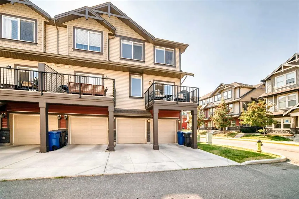 280 Williamstown Close NW, #706