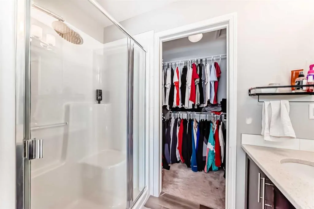 280 Williamstown Close NW, #706
