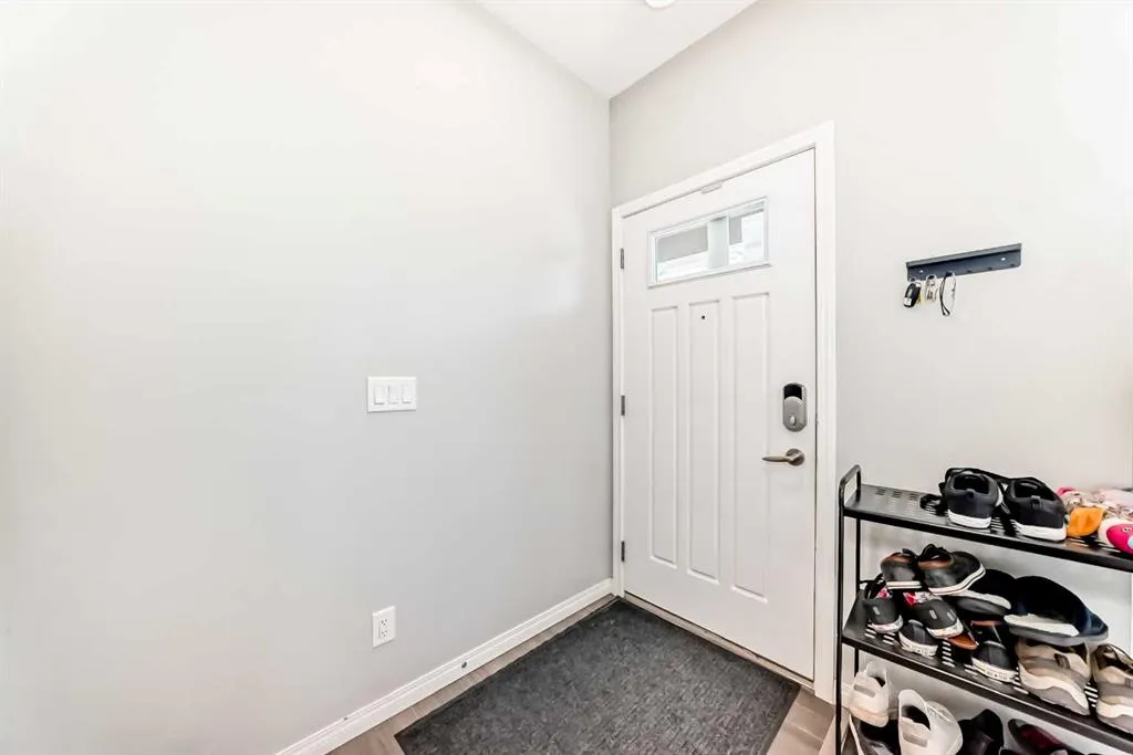 280 Williamstown Close NW, #706
