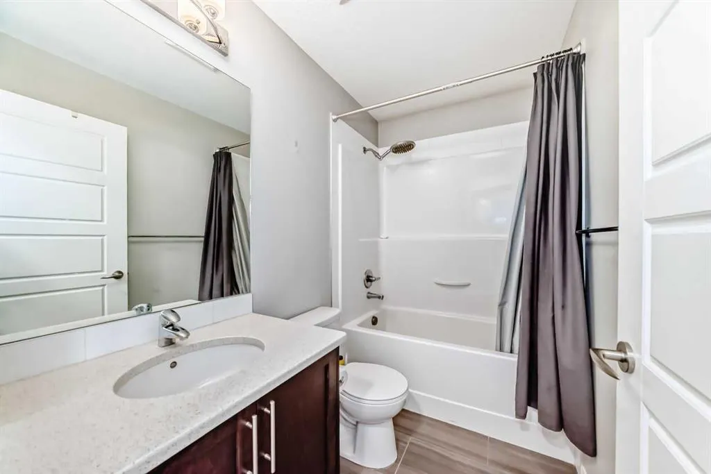 280 Williamstown Close NW, #706
