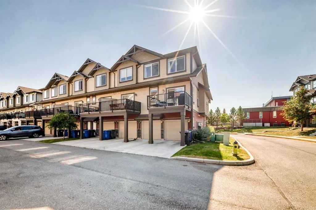 280 Williamstown Close NW, #706