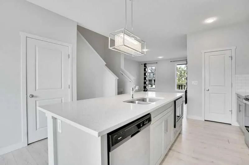 143 HIGHVIEW Gate SE