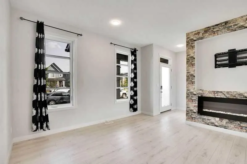 143 HIGHVIEW Gate SE