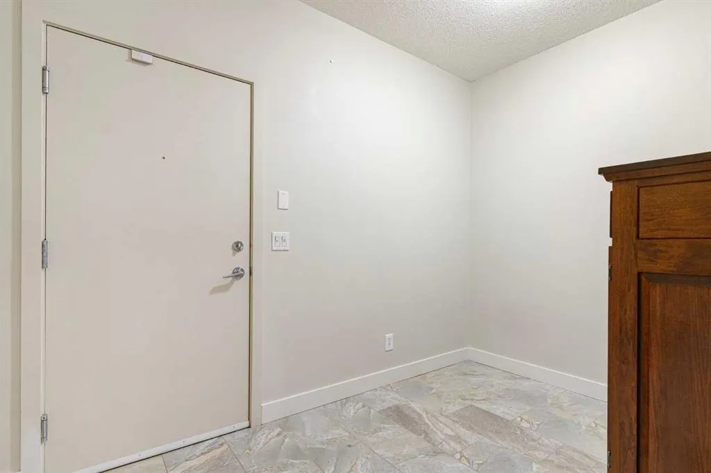 315 24 Avenue SW, #111
