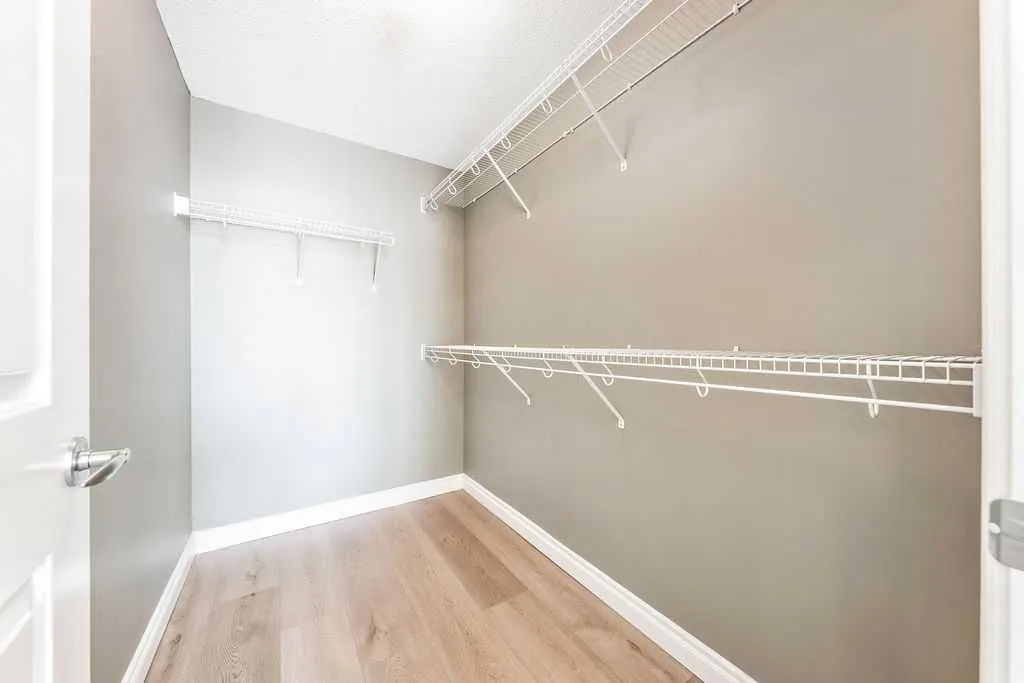532 5 Avenue NE, #105