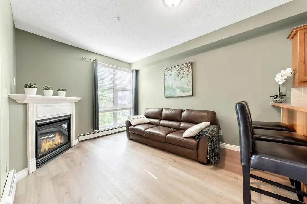 532 5 Avenue NE, #105