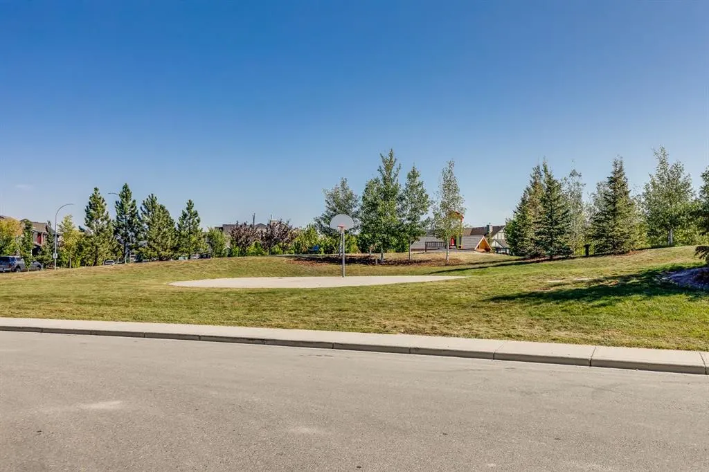1209 Coopers Drive SW