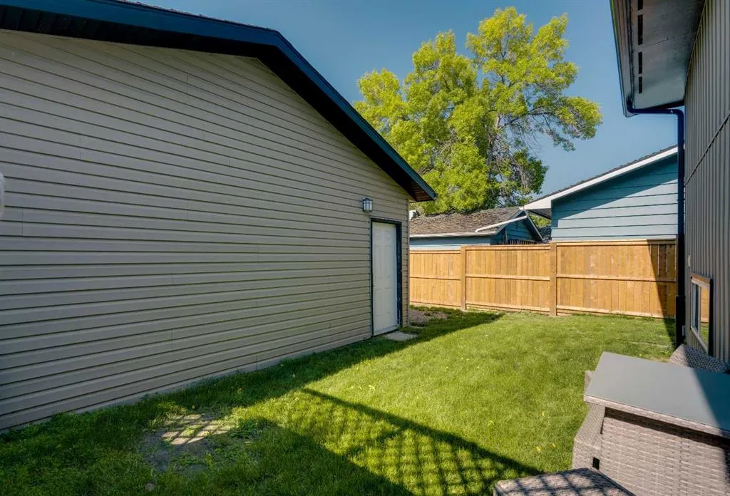 415 Midridge Drive SE