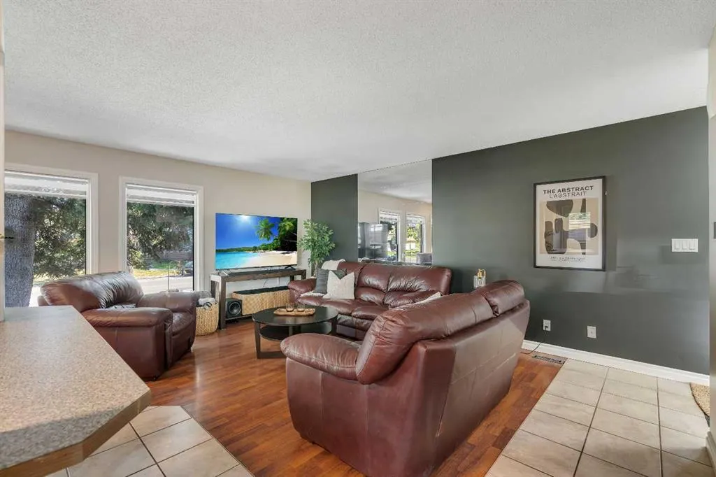 415 Midridge Drive SE
