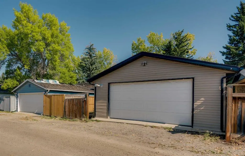 415 Midridge Drive SE