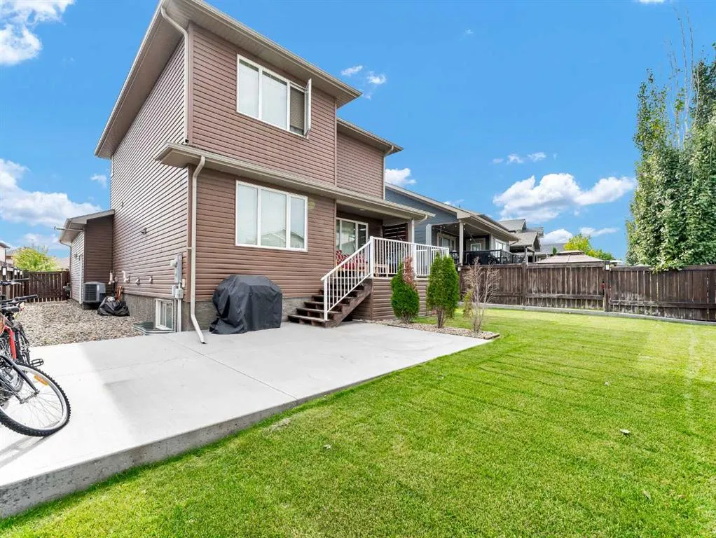 592 Vista Drive SE