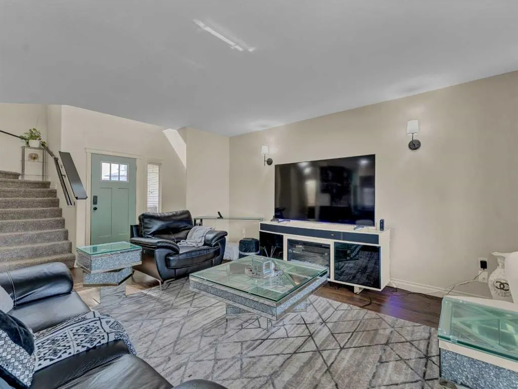 592 Vista Drive SE